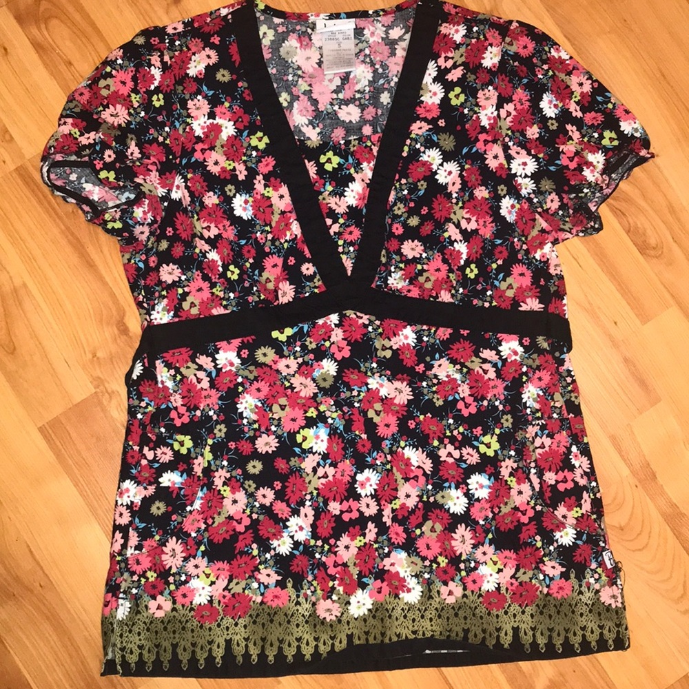 Scrub top